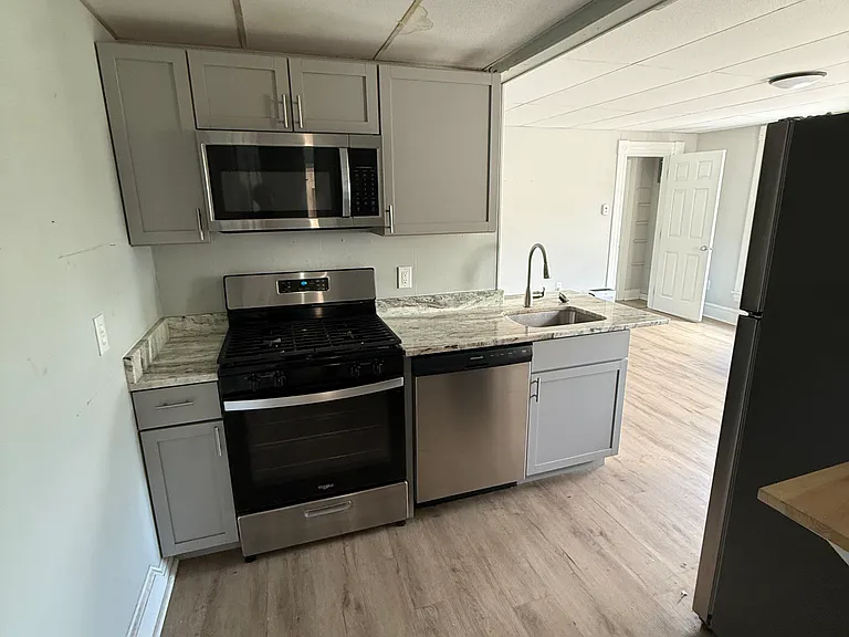 81 Main St #3 — Photo 7