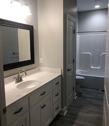 5th image of 5008 Meridian Ave