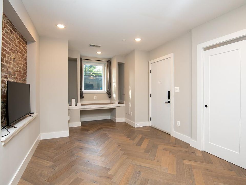 1457-Girard-ST-NW-#1-2021-10-25-3_11012021