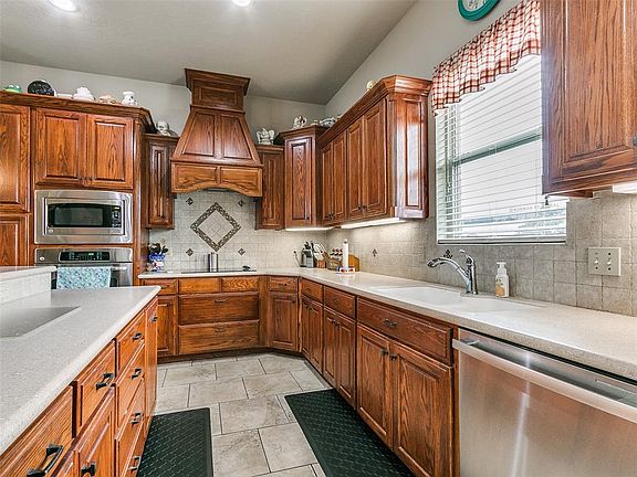 5th image of 2453 Fairway Ct
