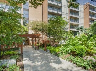 (Undisclosed Address), Lisle, IL 60532