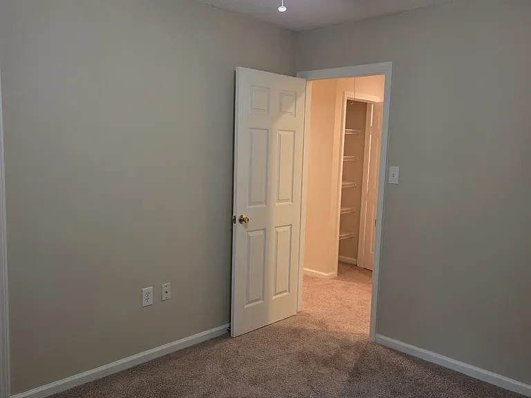 166 Parkview Rd — Photo 14