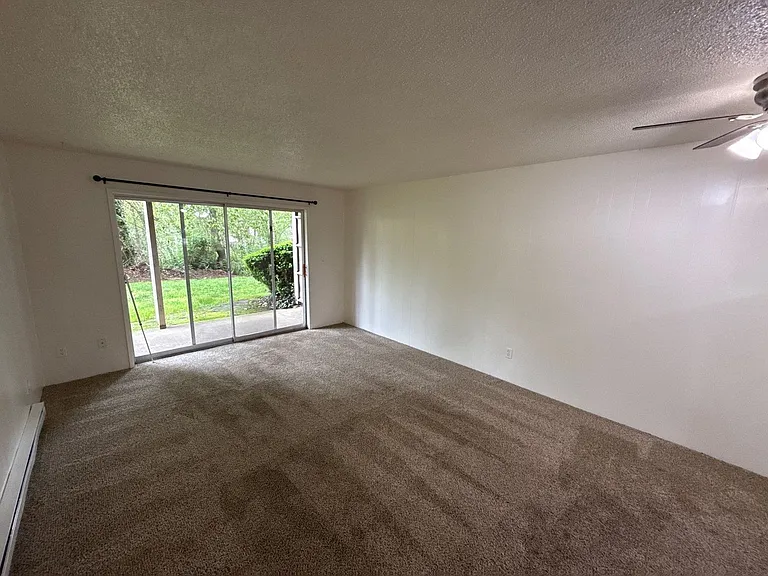 528 SW Levens St #2 — Photo 5