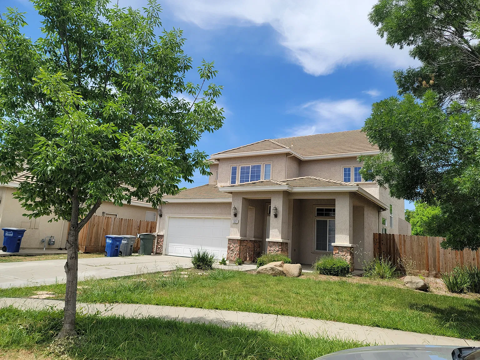4 bed, 2314 sqft, $2,350 — Photo 3