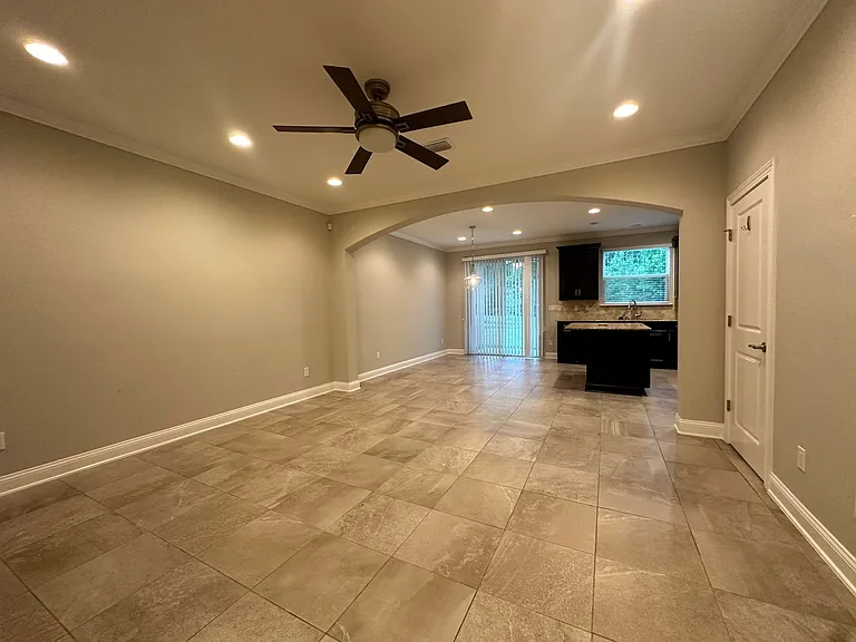 91 Richmond Dr — Photo 7