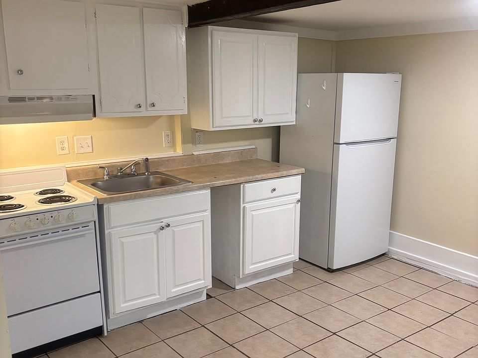 1st image of 1119 31st St APT B