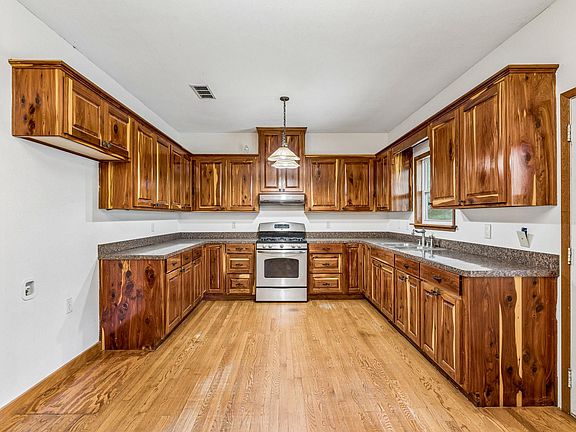 5th image of 1811 W Old Lockhart Rd
