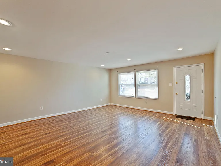 2090 Jason Ct — Photo 8