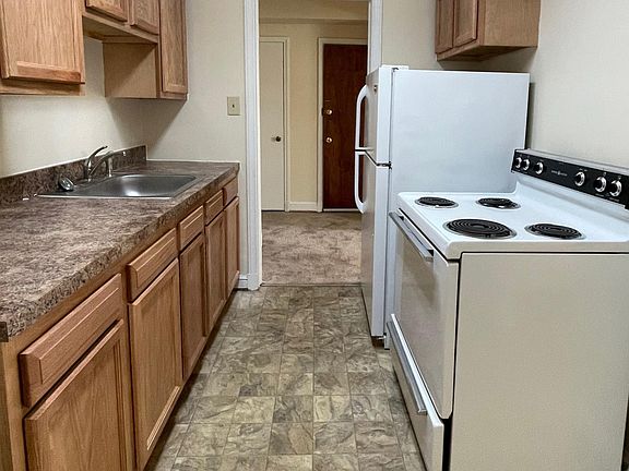 4th image of 4911 Hampden Ln APT 2