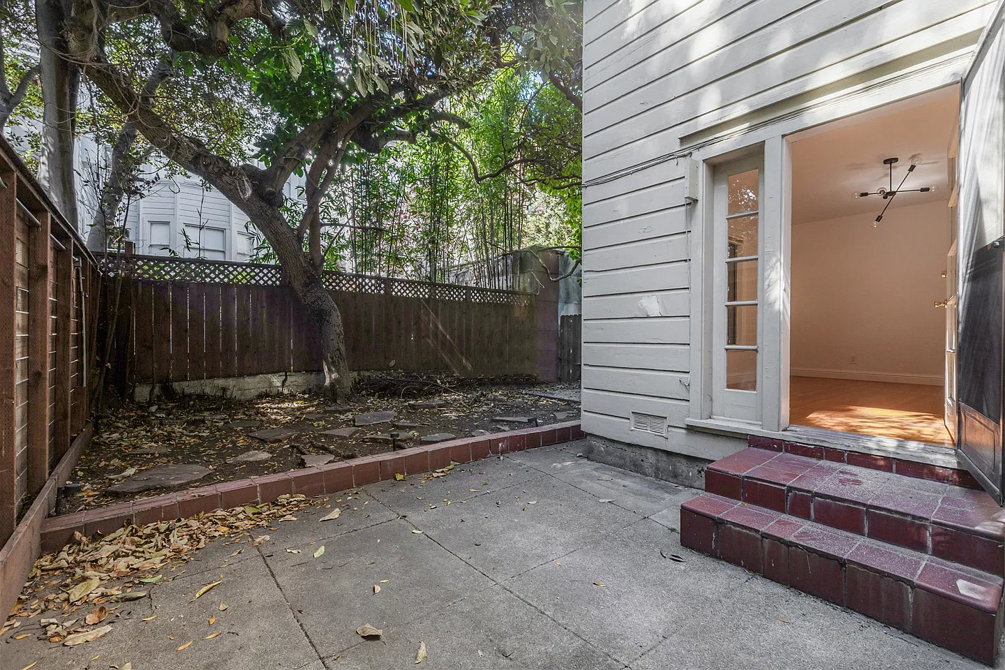2 bed, 900 sqft, $4,800 — Photo 1