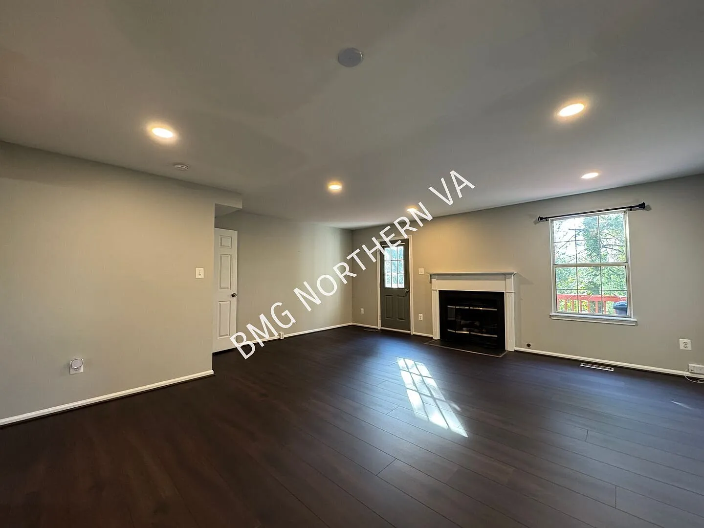 Inviting 4 BR/3 BA Home In Quail Hollow Community Of Manassas With Private Deck — Photo 3