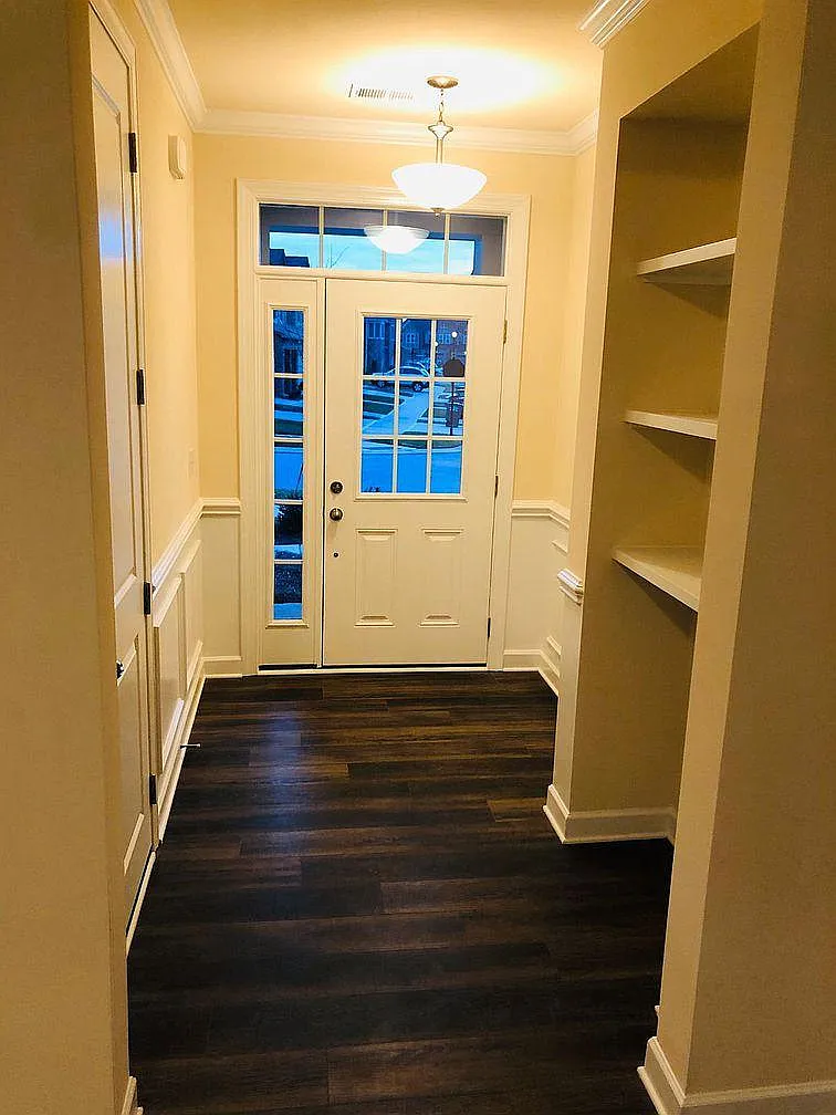 3 bed, 2.5 bath, 1525 sqft, $2,050 — Photo 2