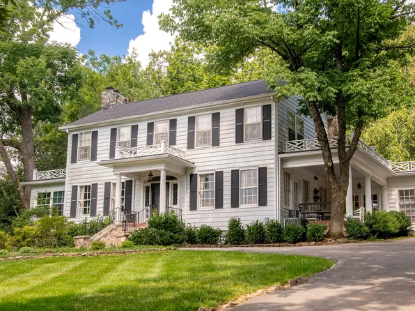 410 N Bragg Ave, Lookout Mountain, TN 37350