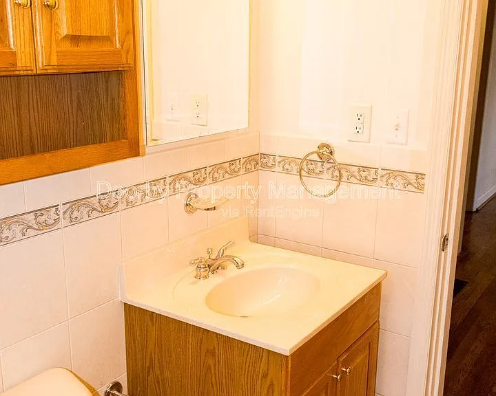 1711 Ashton St — Photo 21