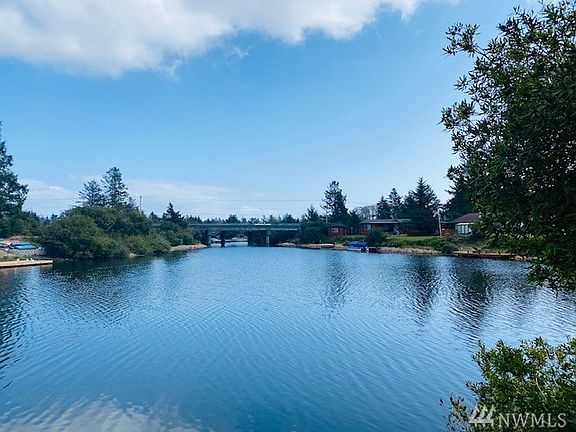 3rd image of 301 S Butterclam St SW