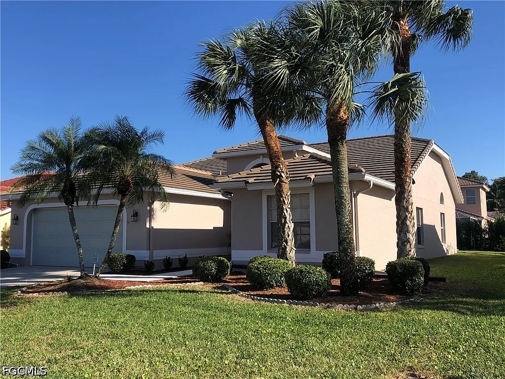 3 bed, 2.0 bath, 2009 sqft, $2,750 — Photo 2