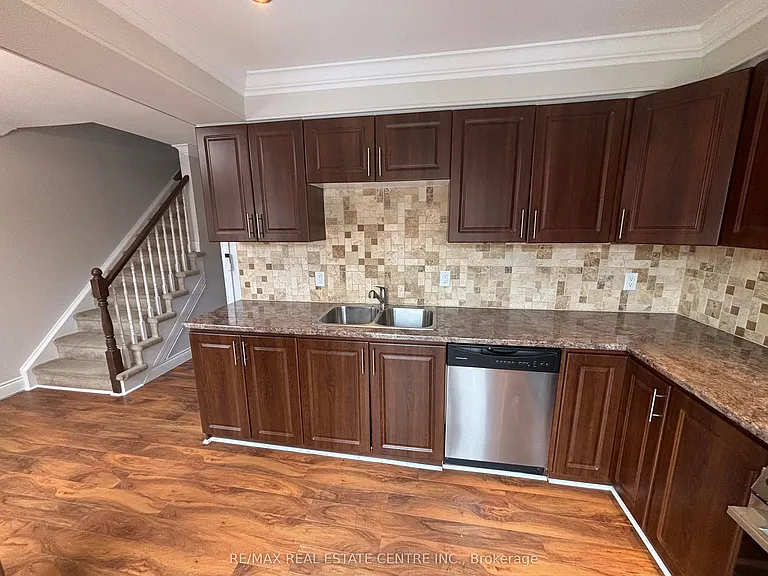 29 Heritage Dr #9 — Photo 6