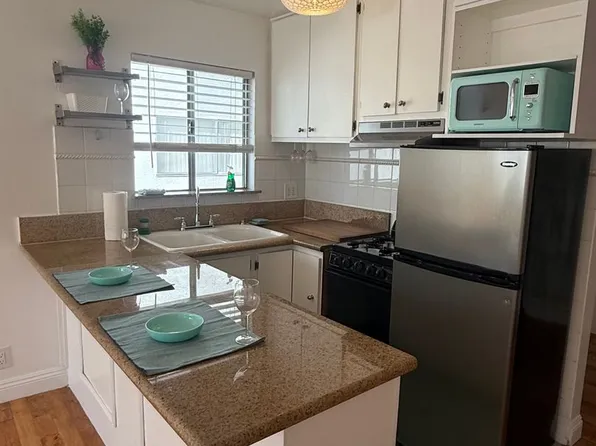 439 South Hobart Apartments, 439 S Hobart Blvd APT 205, Los Angeles, CA 90020
