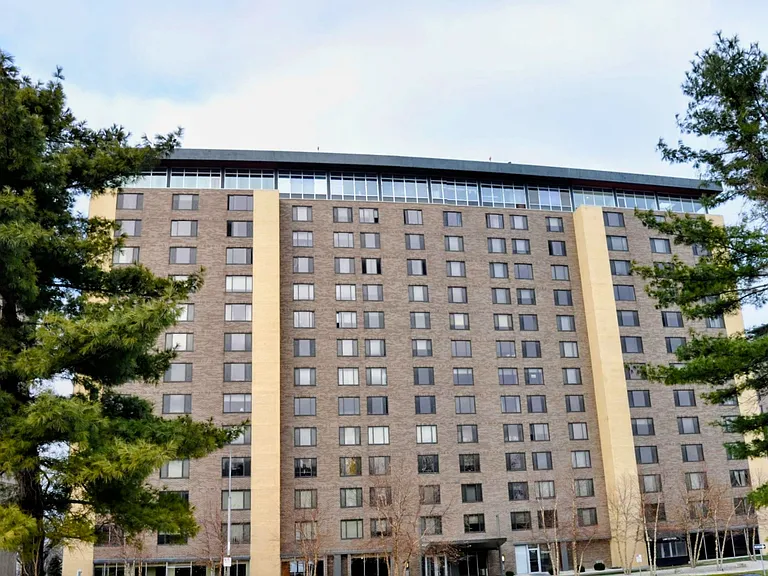 600 E 8th St #5D — Photo 4