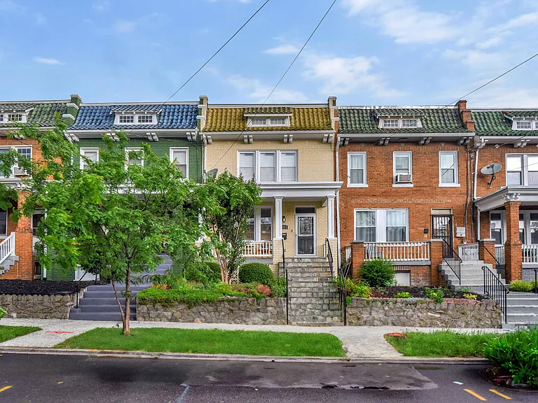 821 Madison St NW — Photo 3
