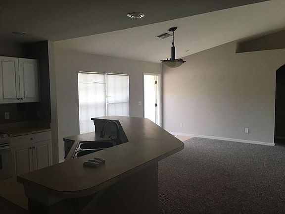 3rd image of 2612 NE 5th Pl