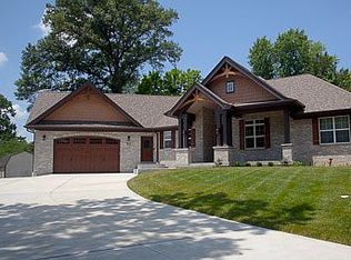 93 Whitehall Ct, Saint Louis, MO 63144