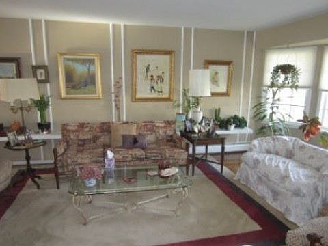 5th image of 8 Lloyd Ln