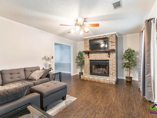 132 Sussex Dr, Warner Robins, GA 31088
