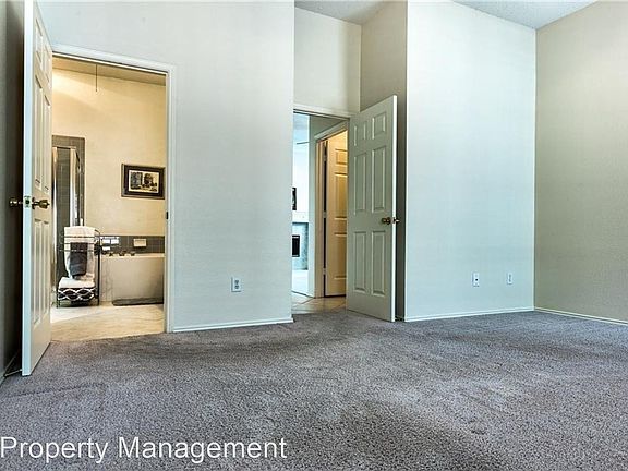 3rd image of 10704 Nashville Dr