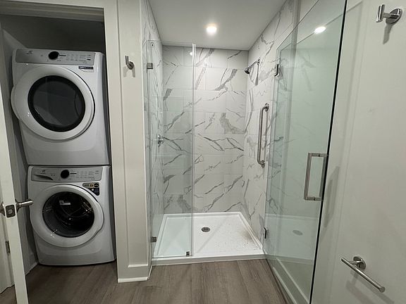 4th image of 386 Atwells Ave #1A