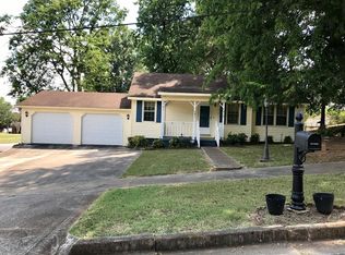 1410 Sheffield Dr, Sheffield, AL 35660
