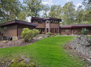 3 Rocky Glen Way, Lebanon, NJ 08833
