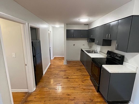 2nd image of 515 S Milwaukee Ave #517-06