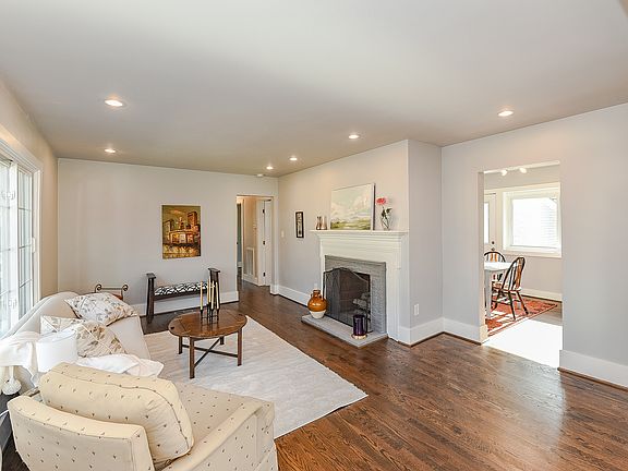 2nd image of 2908 Palm Ave