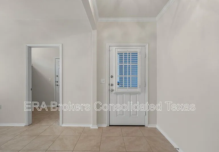 118 Portsmouth Dr — Photo 5
