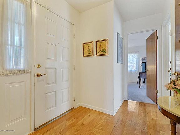 2nd image of 11 Sabinas St