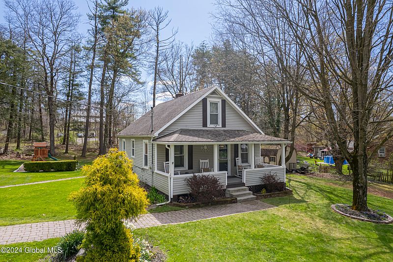 2nd image of 50 Forest Hills Avenue