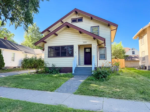 706 7th St, Brookings, SD 57006