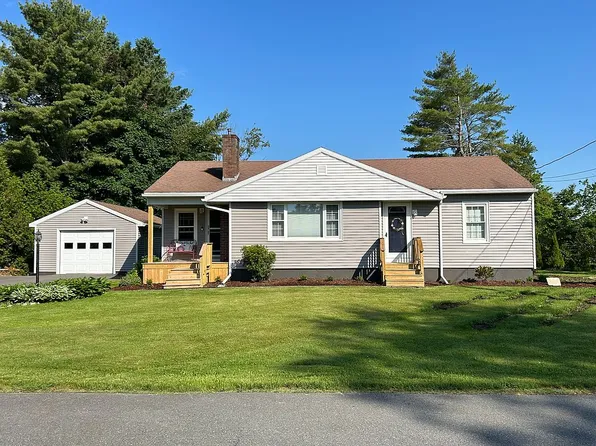 11 Williams St, Hampden, ME 04444