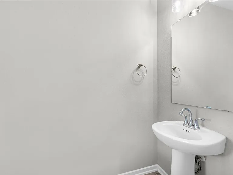 731 Lacebark Elm Trl — Photo 24