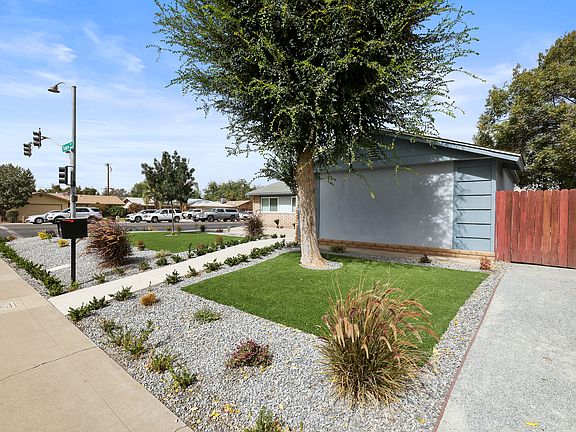 3rd image of 3636 W Tulare Ave