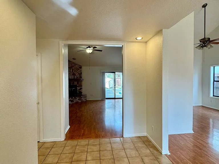 2923 Avila Bay Pl — Photo 3