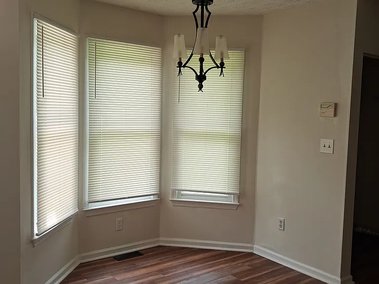 105 N Oakland Cir — Photo 12