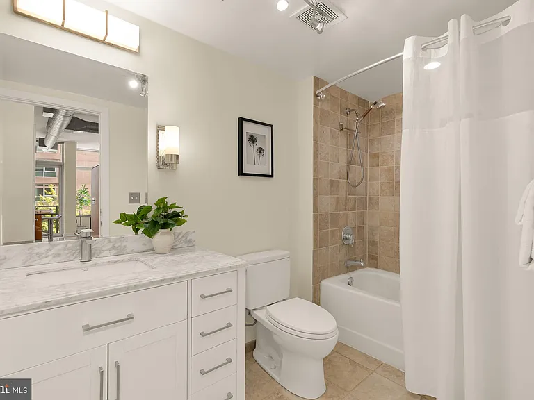 1390 V St NW #203 — Photo 12