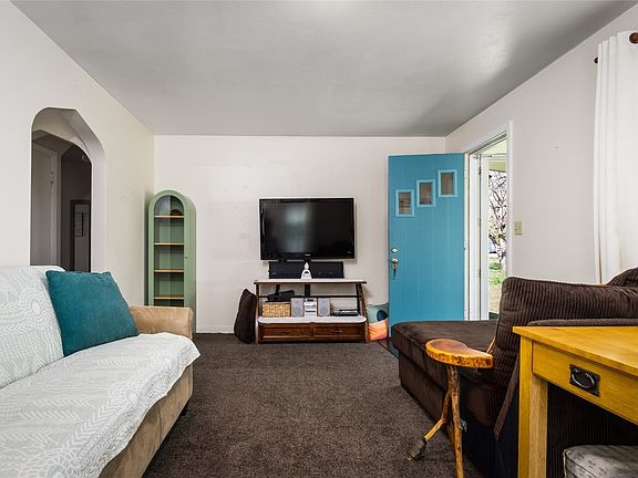 5th image of 3010 Hall St