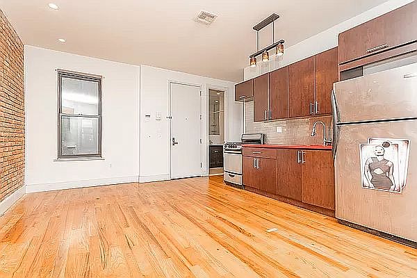 1st image of 465 Park Pl APT 4