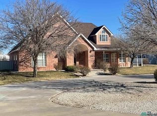 1406 Cedar Ln, Artesia, NM 88210