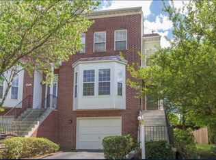 8909 Royal Astor Way, Fairfax, VA 22031
