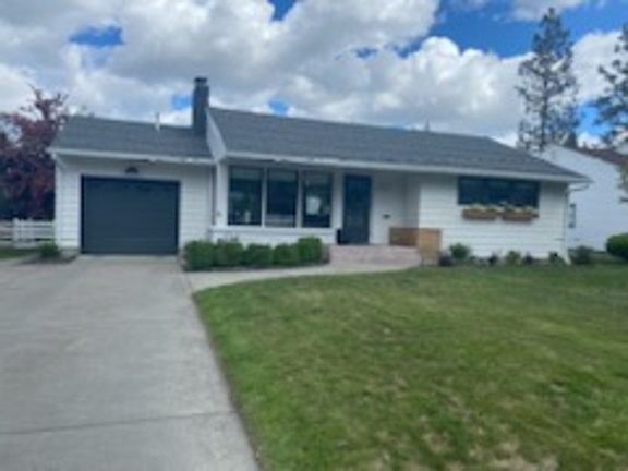 2nd image of 1115 E Club Ct