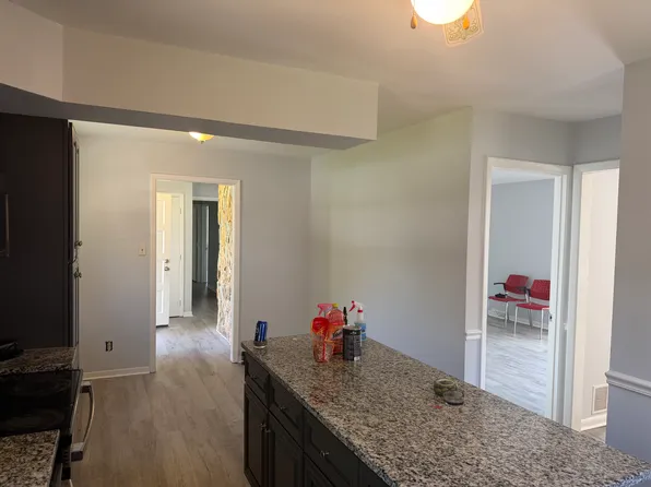 704 Meadowood St, Greensboro, NC 27409